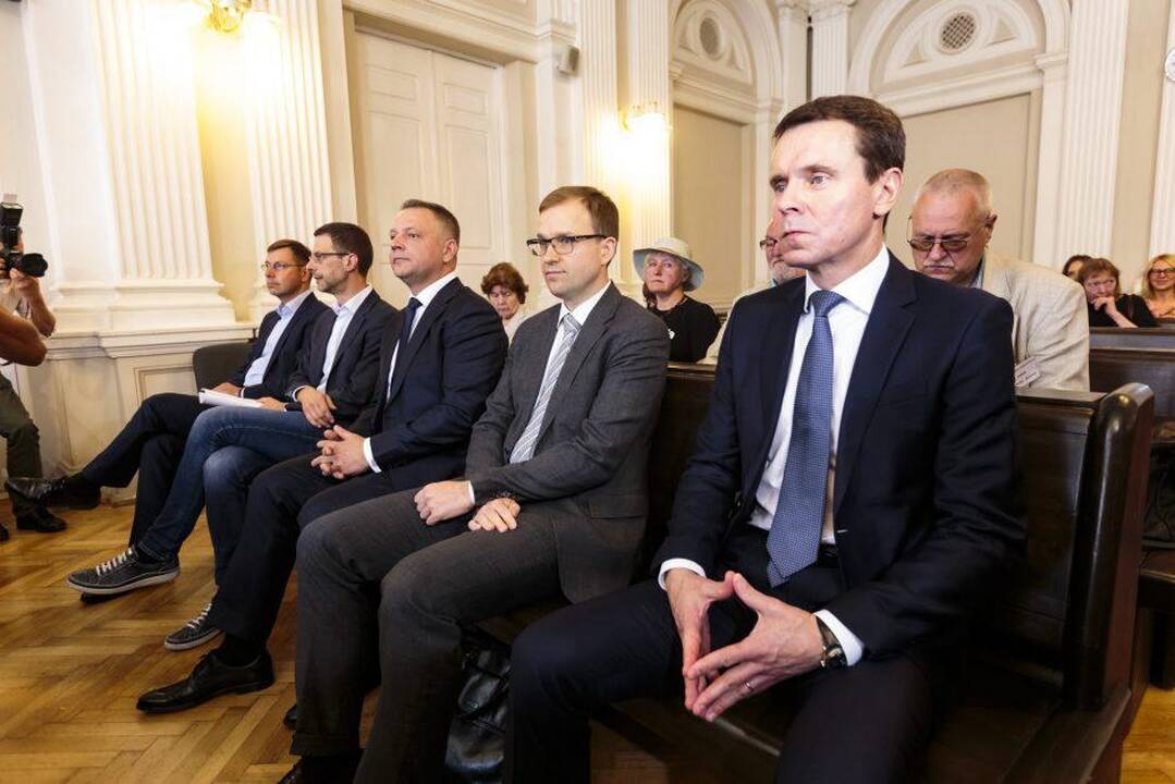Politinės korupcijos byla: teisėjai ir prokuroras nenusišalins