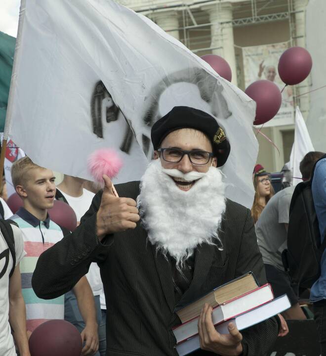 Šventinė VU studentų eisena