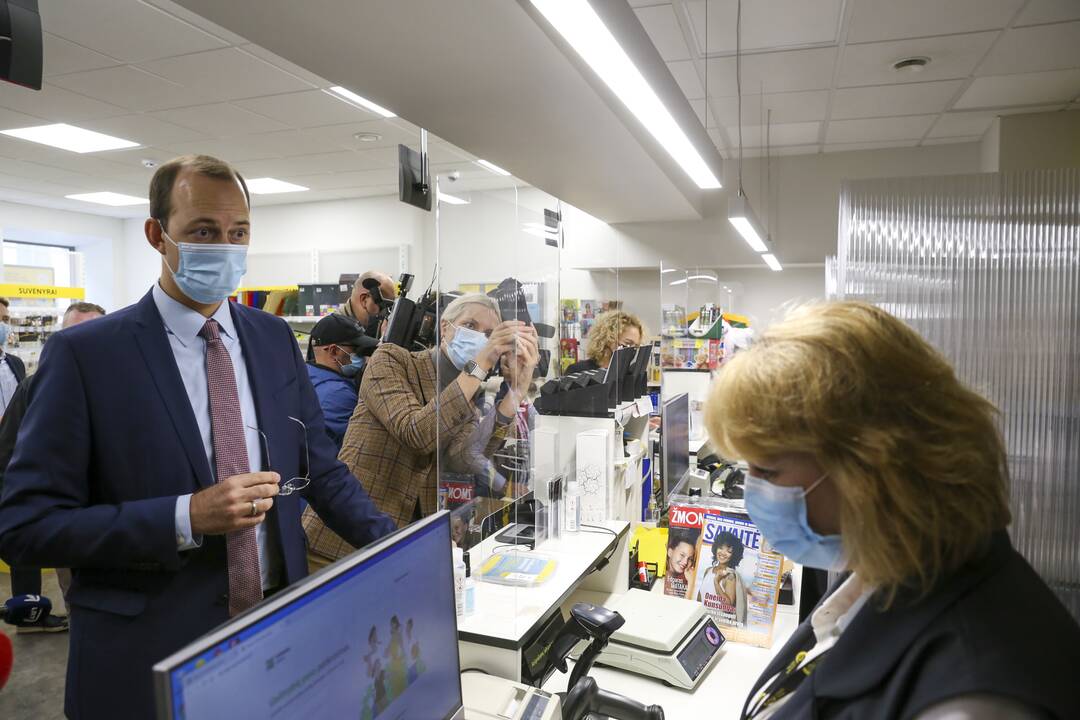 M. Skuodis ir A. Armonaitė Lietuvos pašte išsiėmė galimybių pasus
