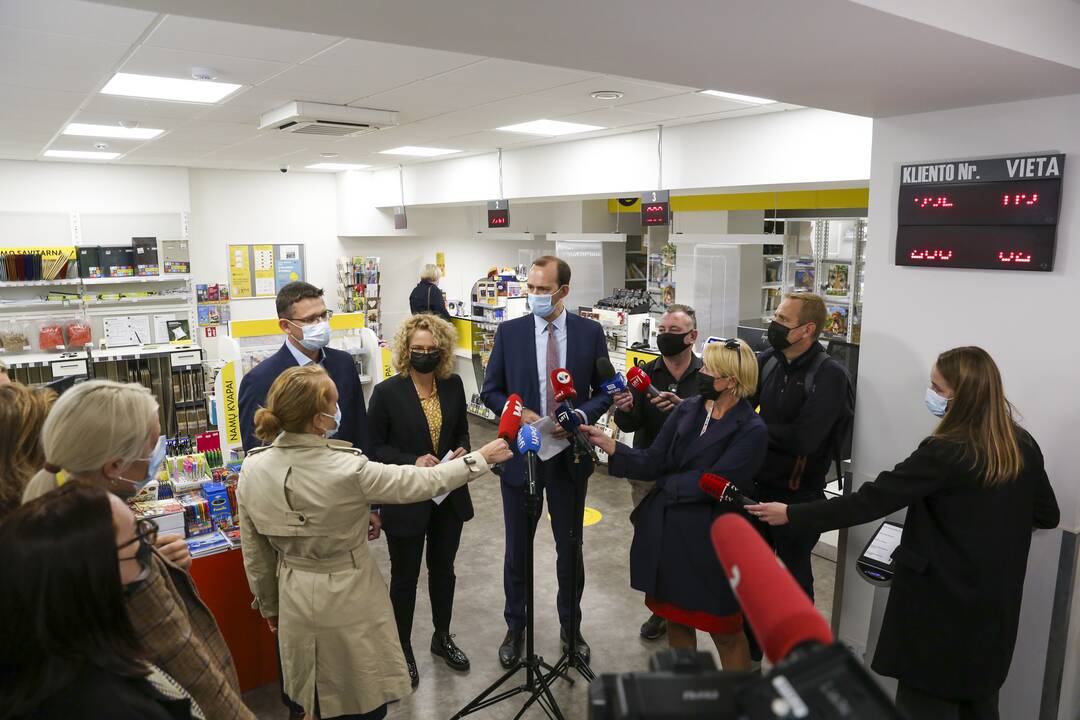 M. Skuodis ir A. Armonaitė Lietuvos pašte išsiėmė galimybių pasus