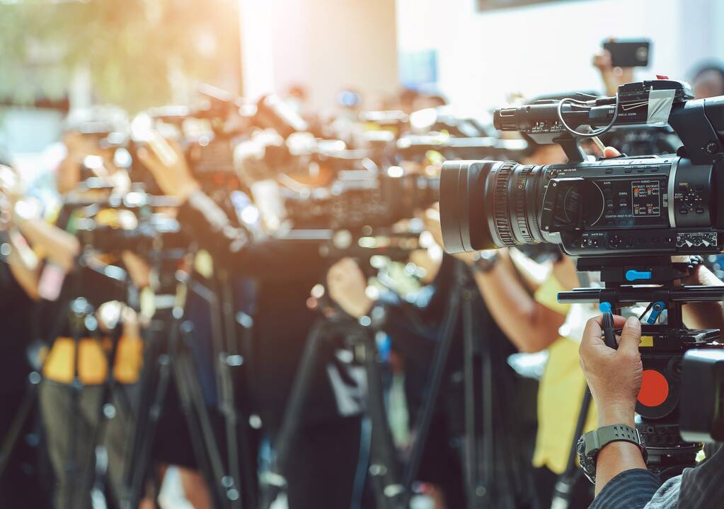 Pasaulyje nuo koronaviruso jau mirė daugiau kaip 700 žurnalistų