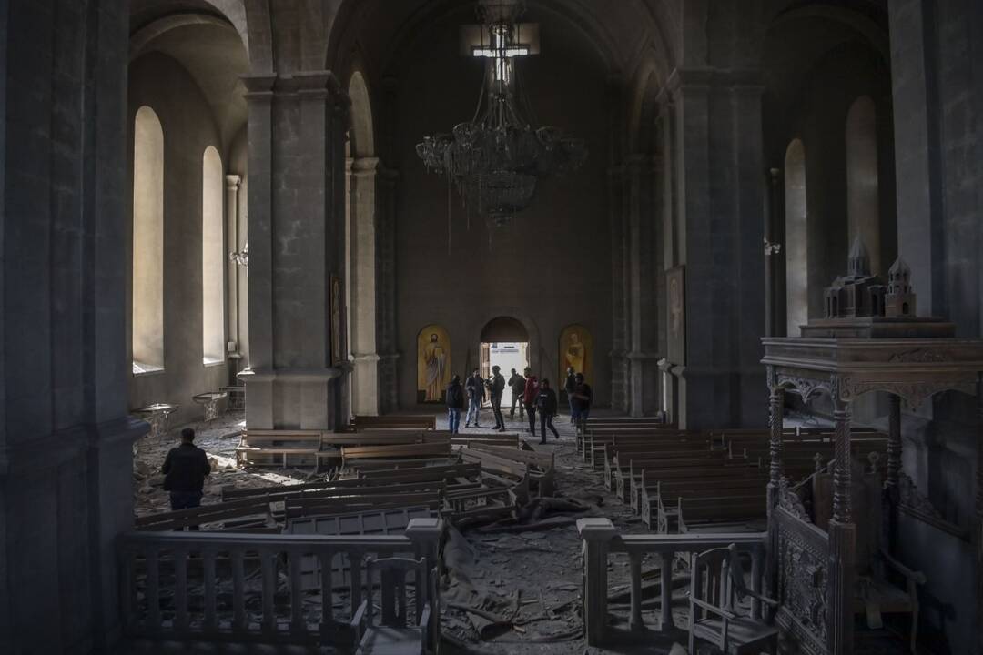 Dėl karo Kalnų Karabache pabėgo tūkstančiai civilių