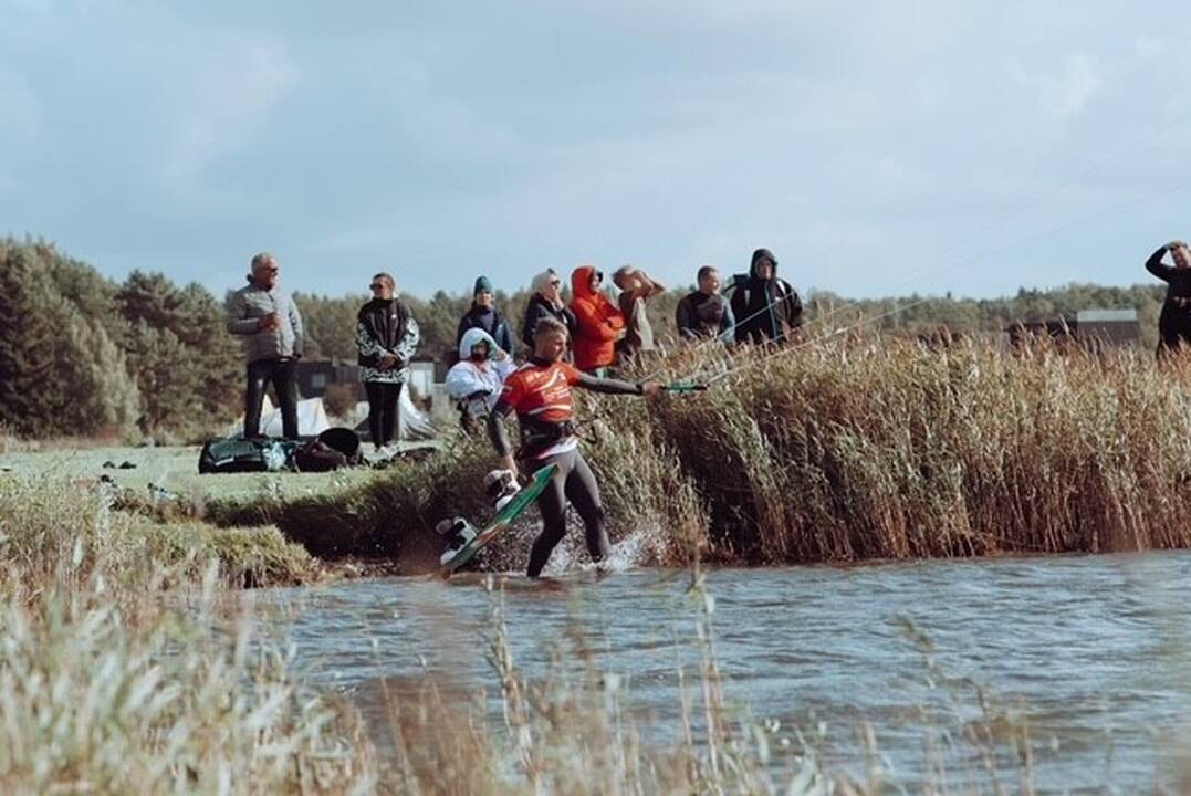 Laikas: savaitgalį festivalio dalyvius lepino geri orai, tad kol vieni treniravosi vandenyje, kiti kaitinosi saulėje.