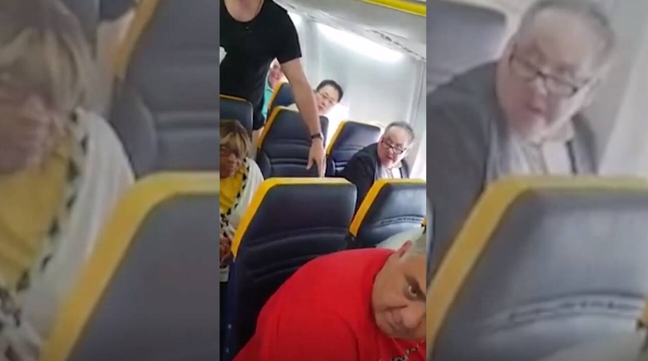 „Ryanair“ įsivėlė į rasistinį skandalą