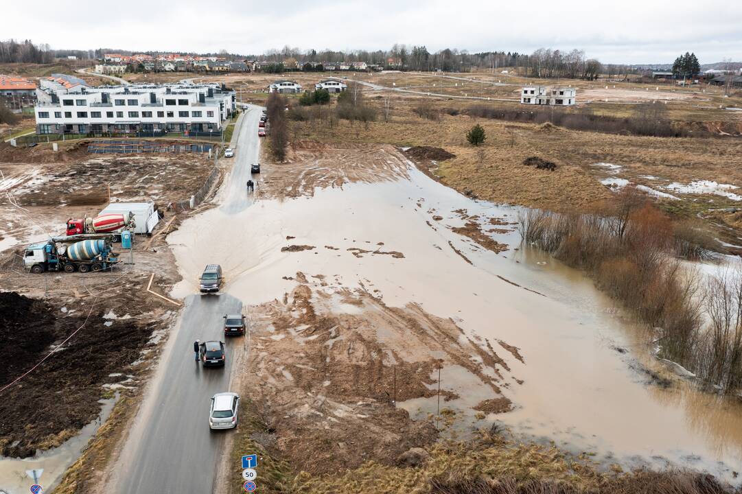 Užlieta Bendorėlių 1-osios alėjos atkarpa