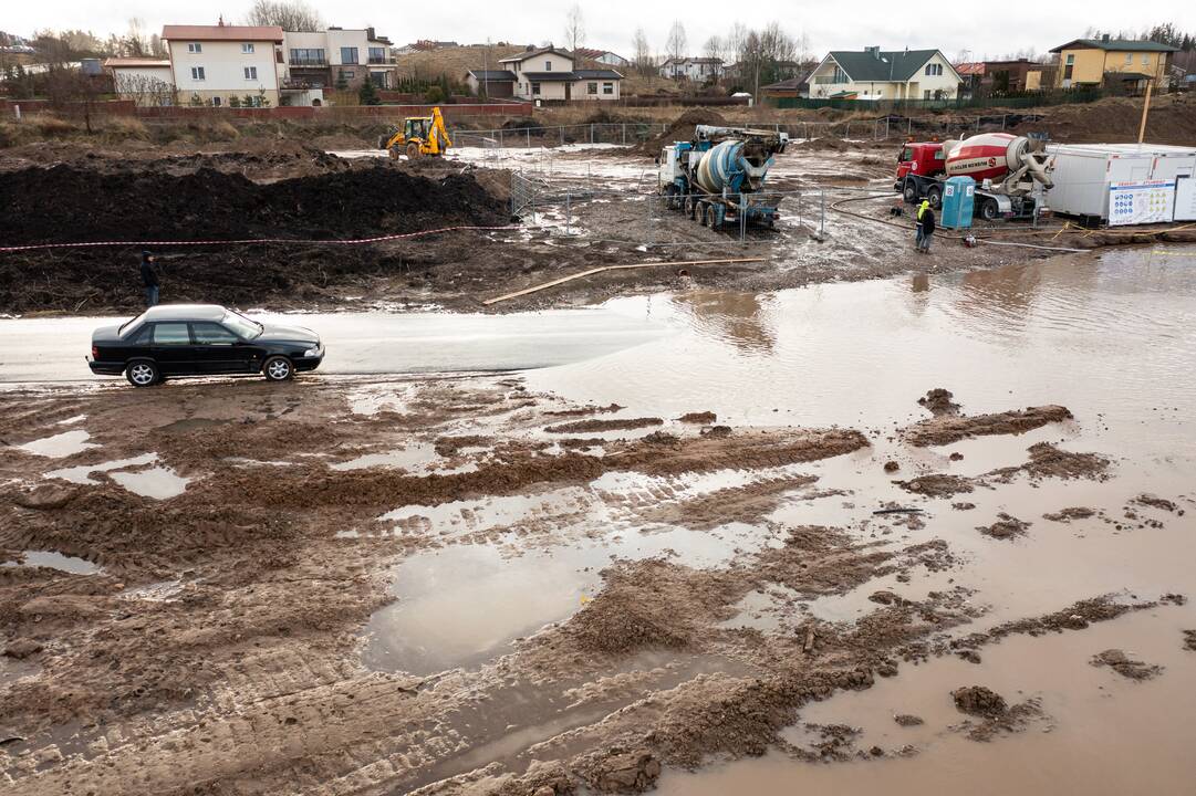 Užlieta Bendorėlių 1-osios alėjos atkarpa