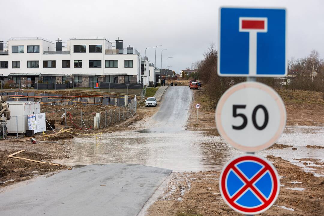Užlieta Bendorėlių 1-osios alėjos atkarpa