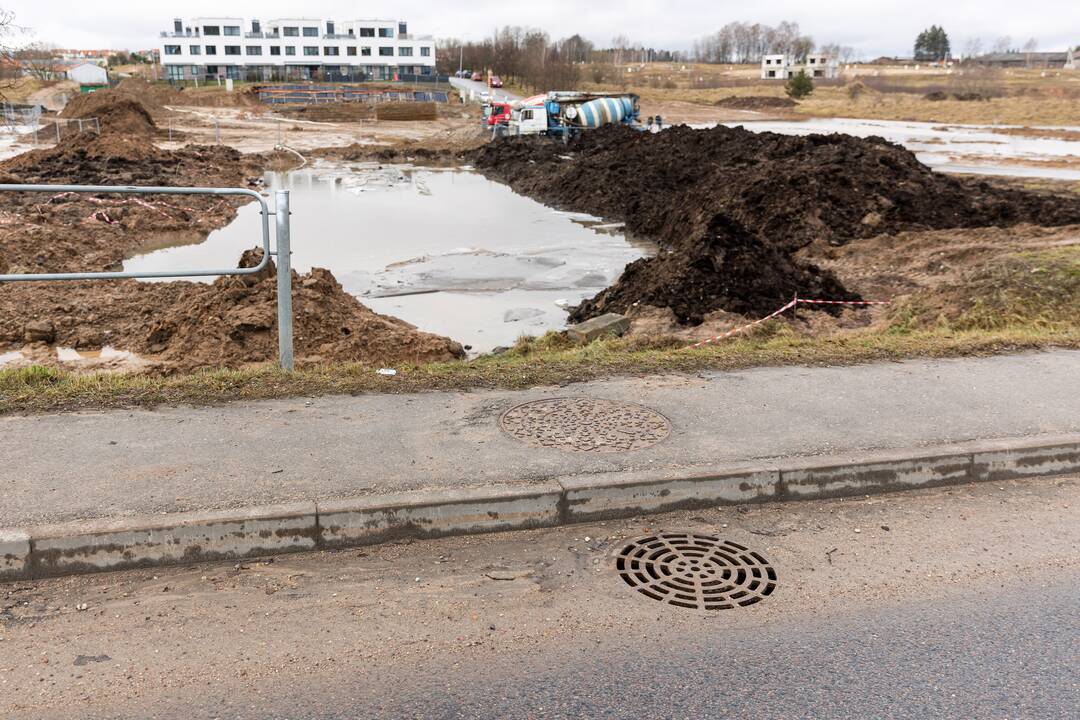 Užlieta Bendorėlių 1-osios alėjos atkarpa