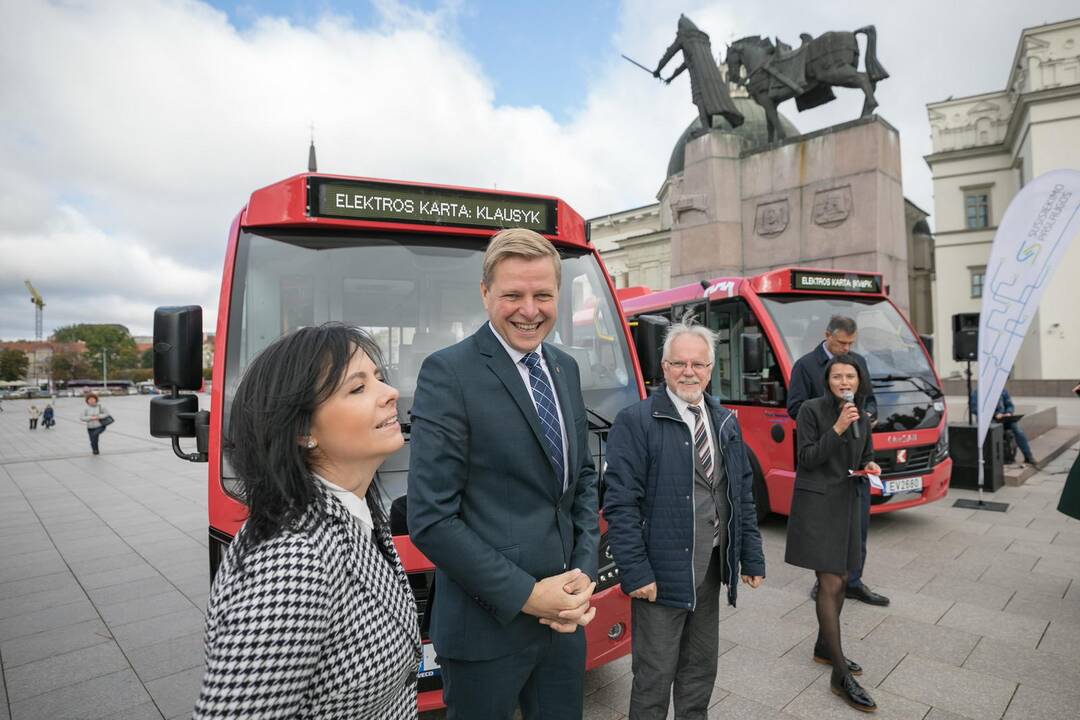 Vilniuje pristatyti pirmieji Lietuvoje elektriniai autobusai