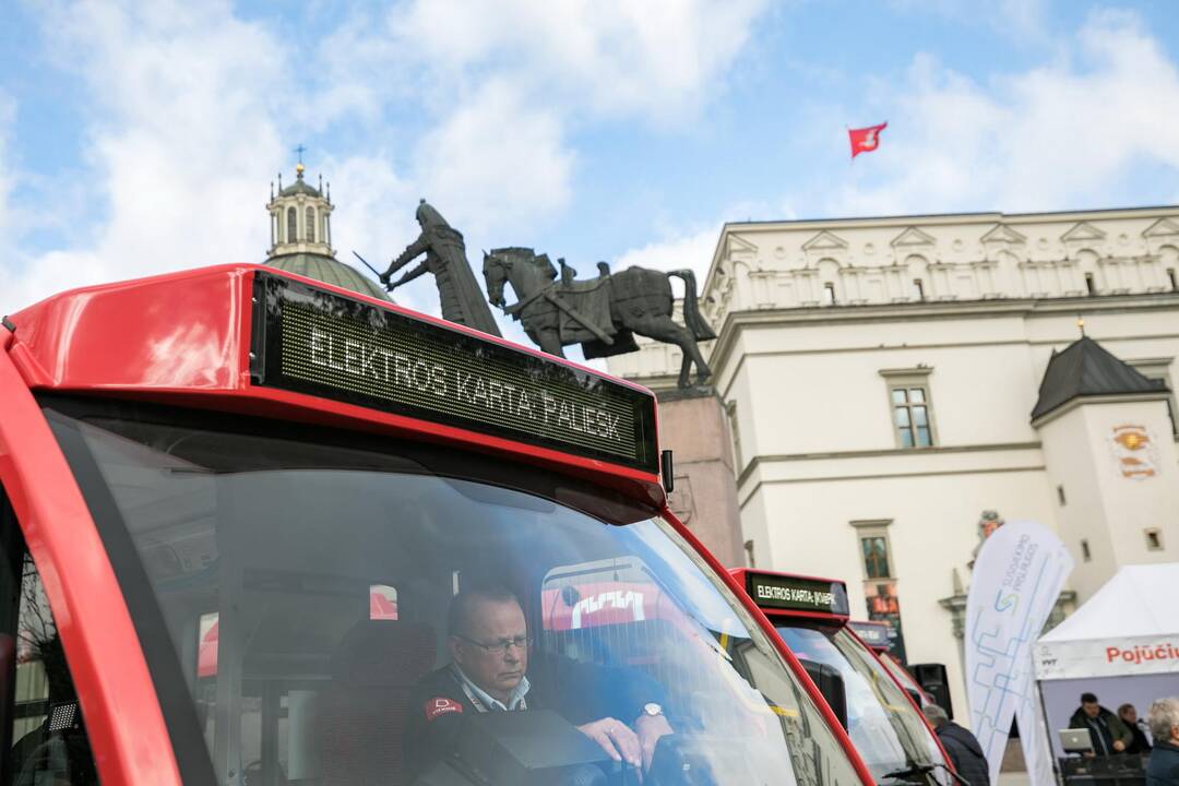 Vilniuje pristatyti pirmieji Lietuvoje elektriniai autobusai