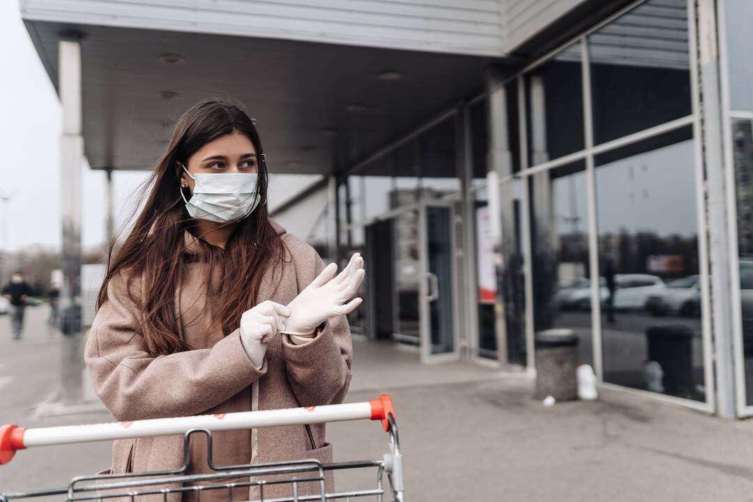 Premjerė: veikiančių prekybos tinklų raginimai atvykti apsipirkti pandemijos metu – neetiški
