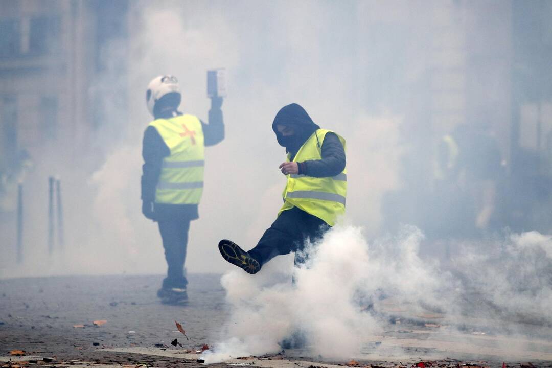 „Geltonųjų liemenių“ protestai Paryžiuje