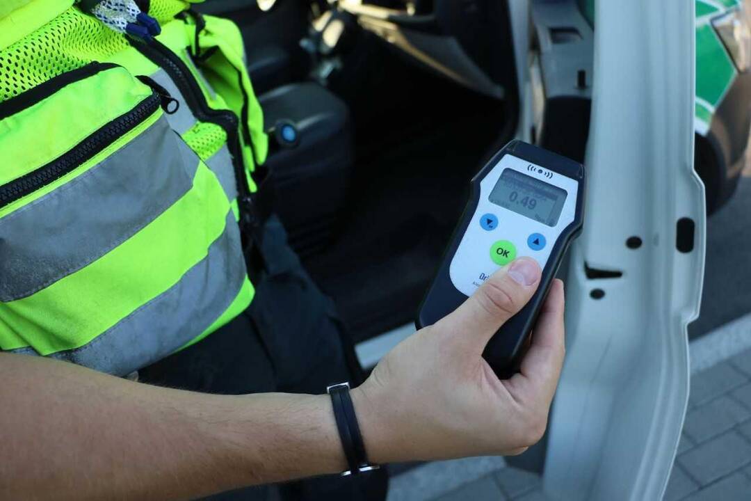 Policijos pareigūnai tikrino vairuotojų blaivumą