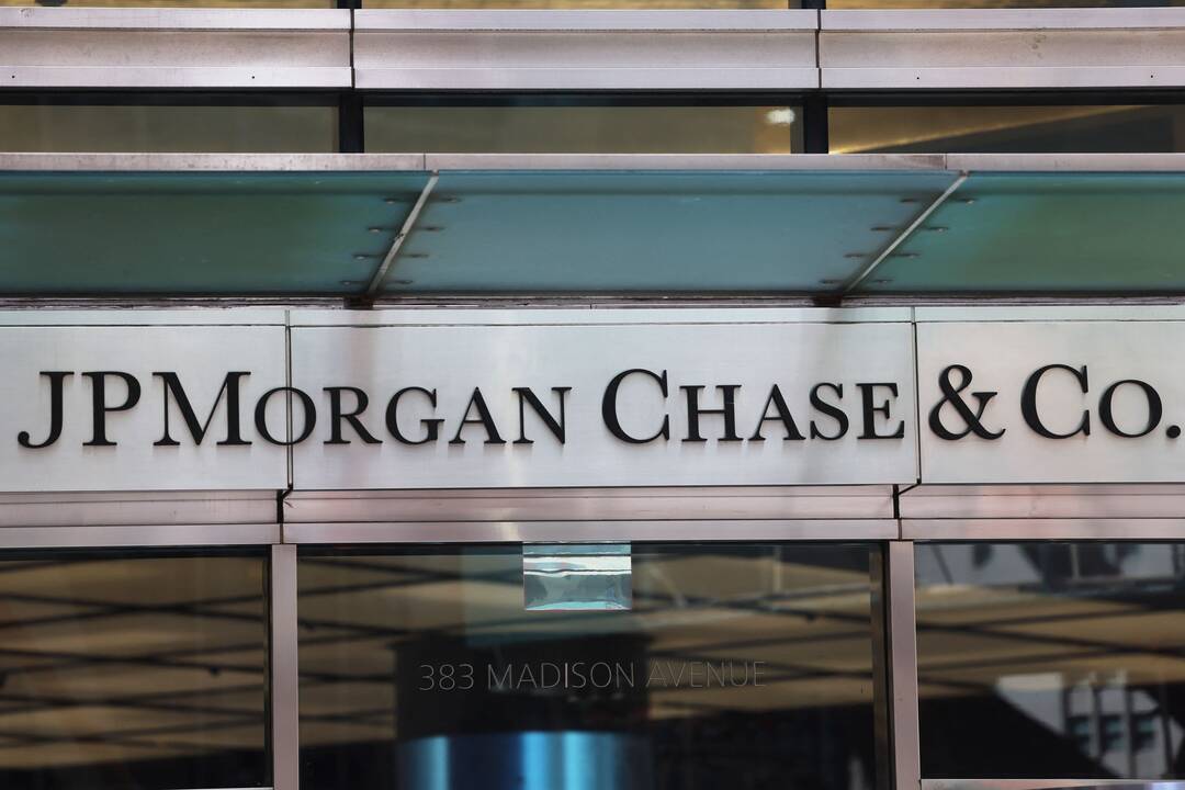 „JPMorgan Chase“ sutiko susitarti su J. Epsteino aukomis