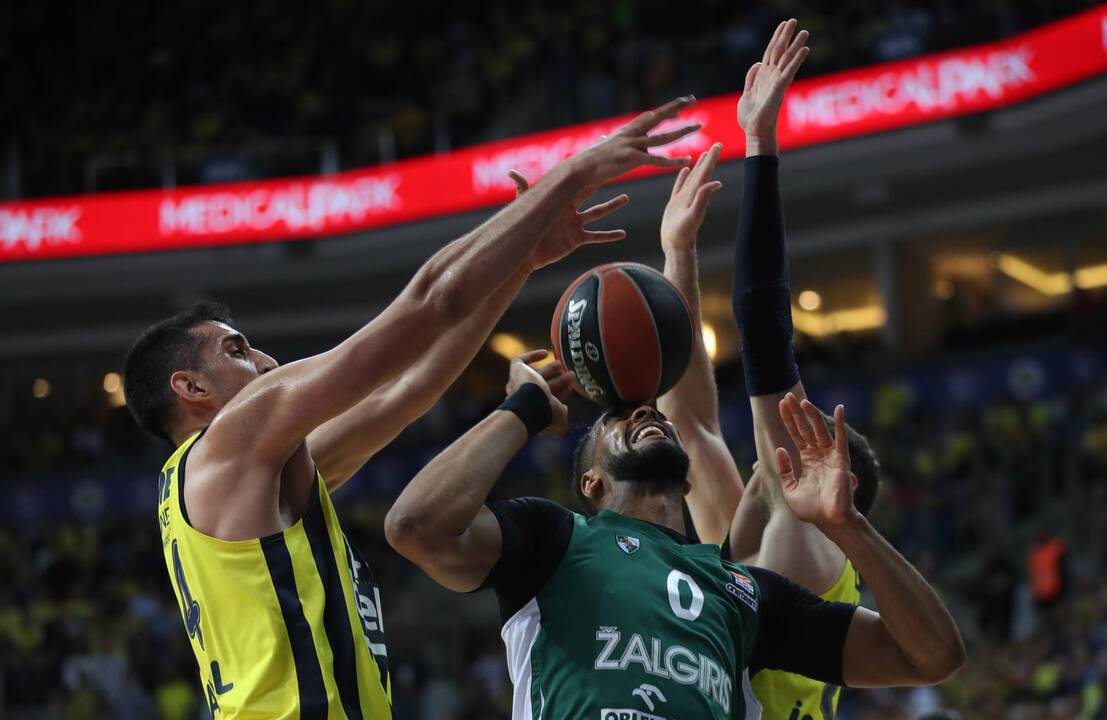 Eurolygos ketvirtfinalis: „Fenerbahce“ - „Žalgiris“ 76:43