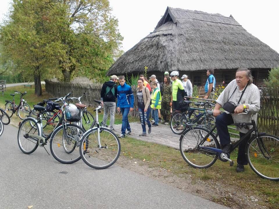 Lietuvos liaudies buities muziejuje – ekskursija su dviračiais