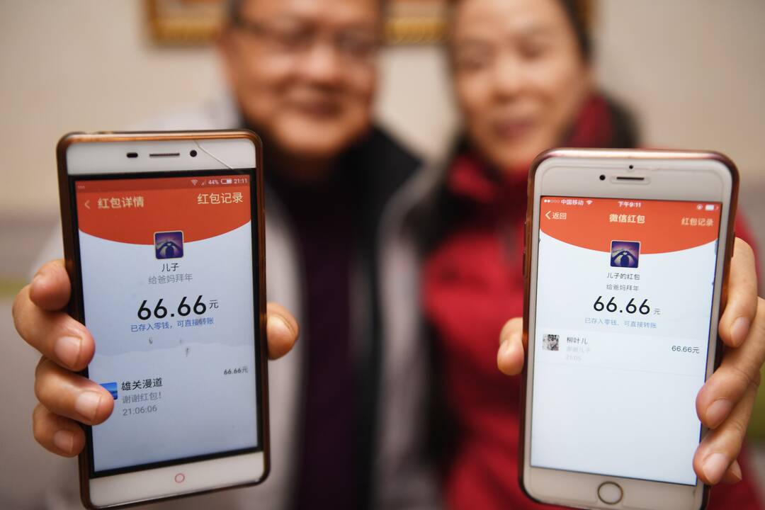 Susirūpinusi saugumu Indija uždraudė 59 kiniškas mobiliųjų telefonų programėles