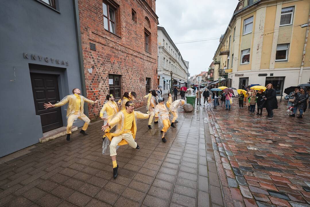  „Auros“ šokėjai neatsispyrė geltonajai bangai