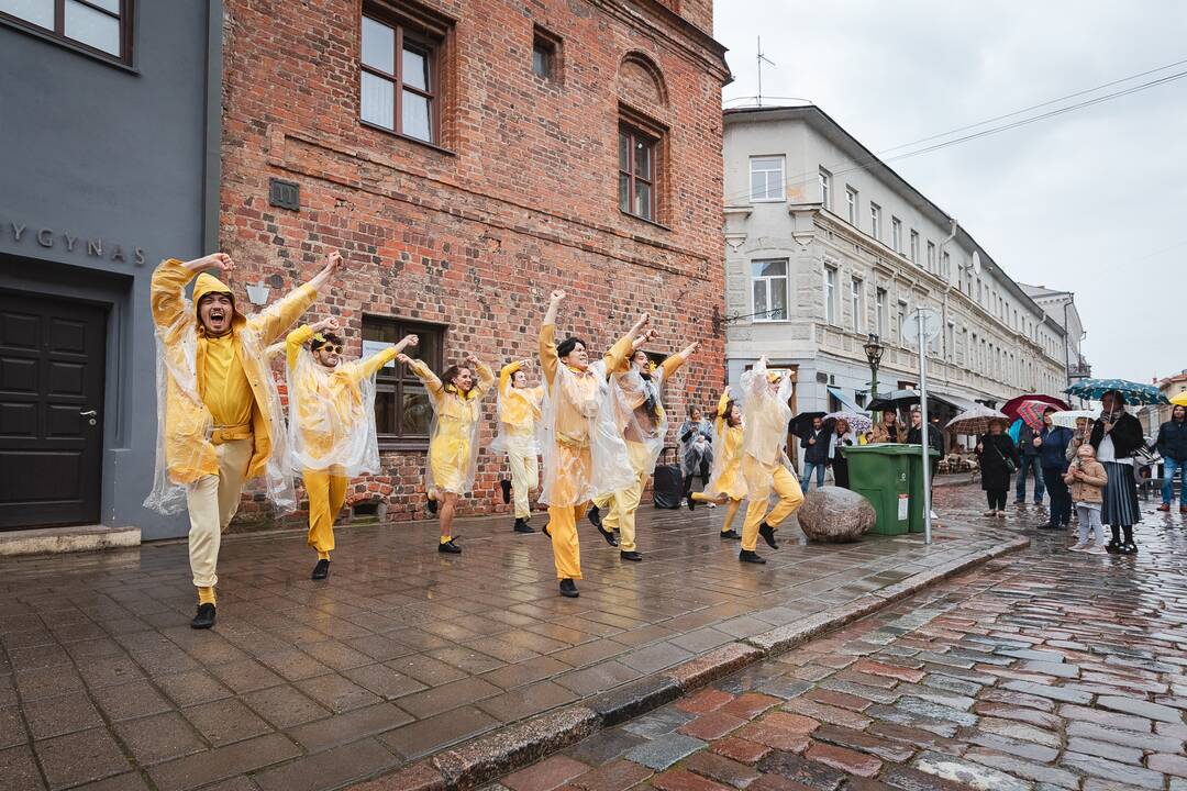  „Auros“ šokėjai neatsispyrė geltonajai bangai