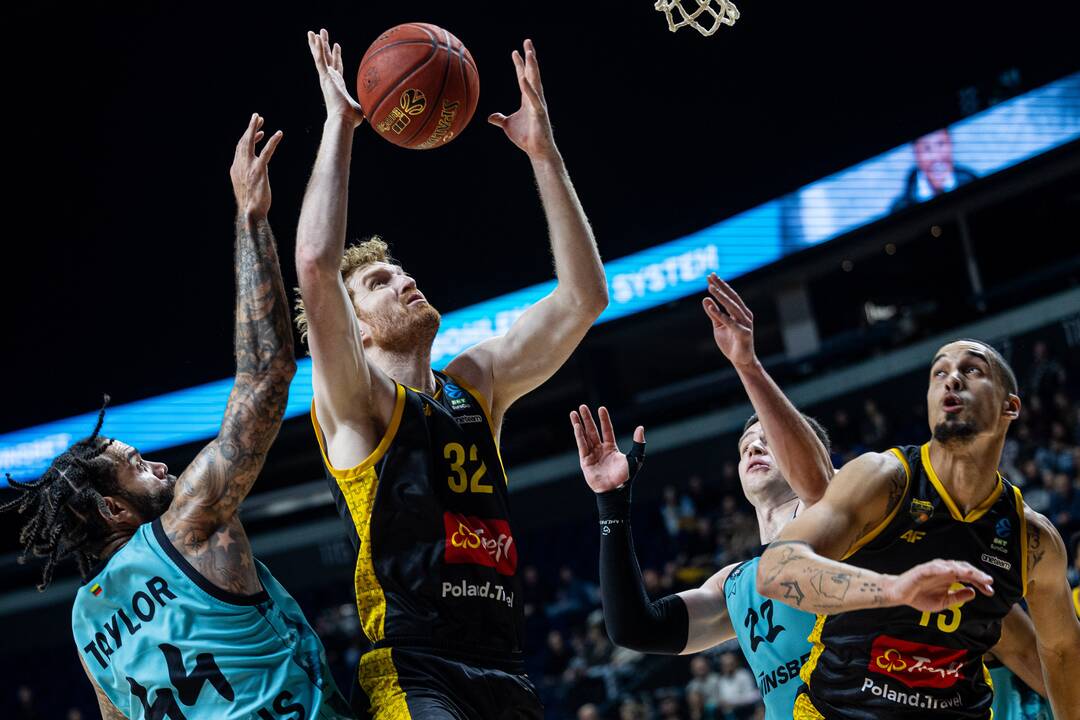 Europos taurė: Vilniaus „Wolves-Twinsbet“ – Sopoto „Trefl“ 74:97