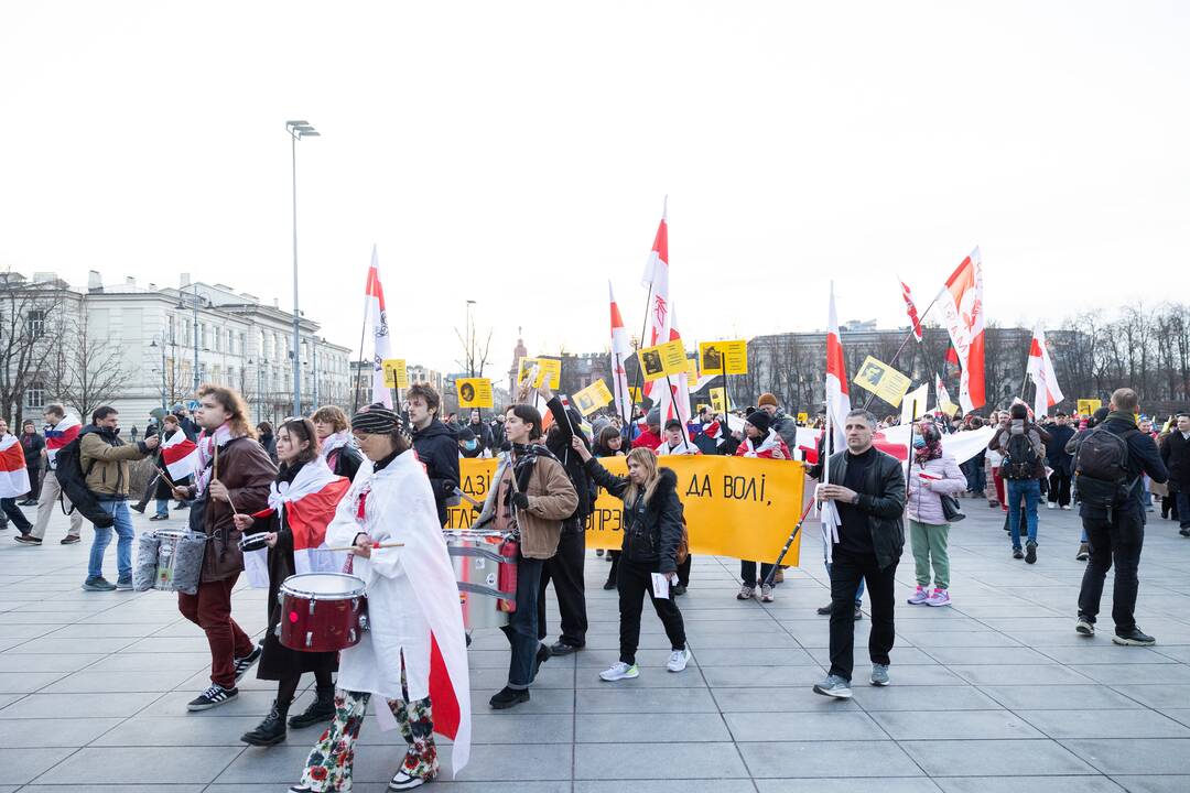 Keli šimtai baltarusių Vilniuje paminėjo Laisvės dieną