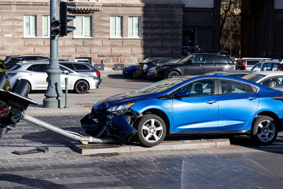 Zvonkus prie Seimo sukėlė avariją
