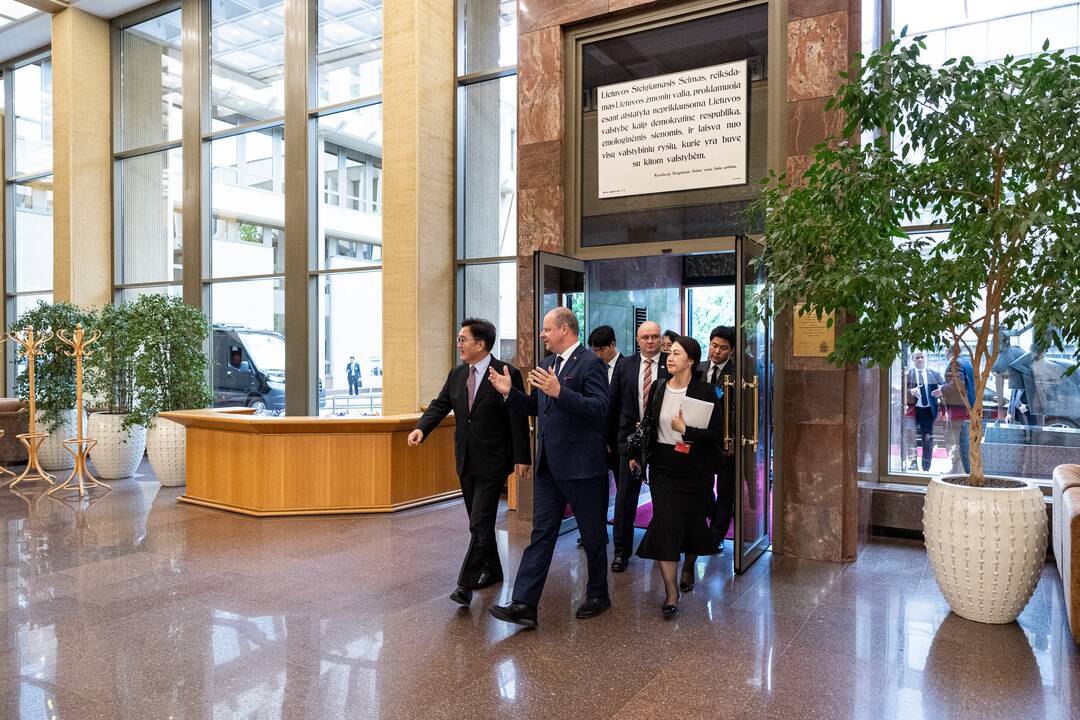 Sauliaus Skvernelio susitikimas su Korėjos parlamento pirmininku Woo Won-Shiku
