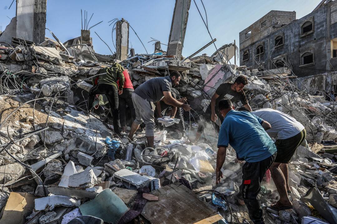 Sveikatos ministerija „Hamas“ valdomame Gazos Ruože skelbia, kad per karą jau žuvo 25 900 žmonių