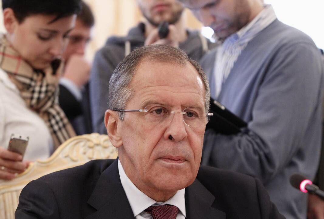 S. Lavrovas „isterija“ vadina reakciją į Ukrainos sprendimą nepasirašyti sutarties