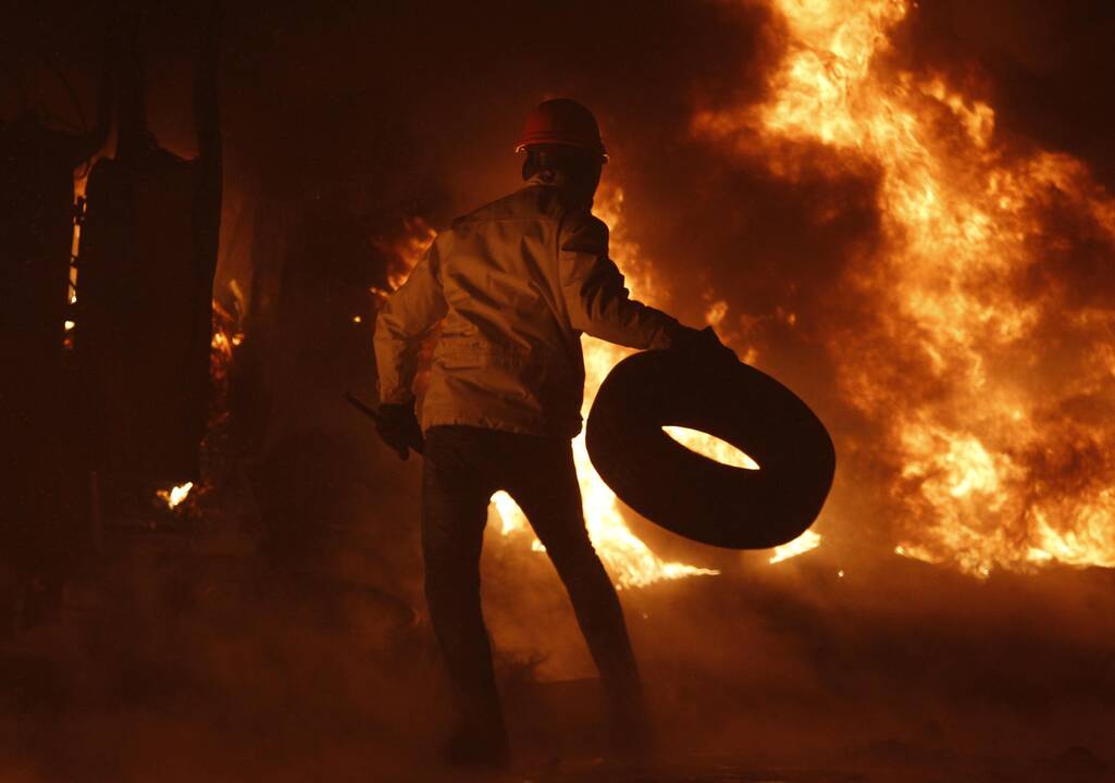 Kijevą drasko mirtini susirėmimai