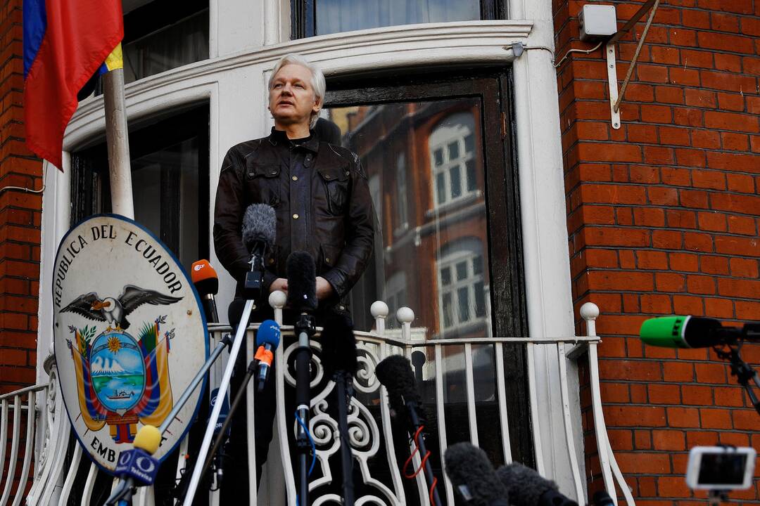 J. Assange'as džiaugiasi „svarbia pergale“ švedams atsisakius tęsti jo bylą