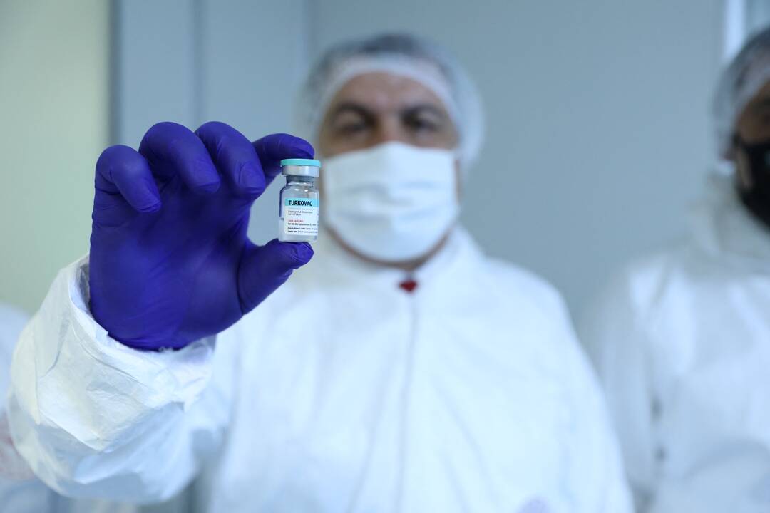 Turkija patvirtino savo mokslininkų sukurtą vakciną nuo koronaviruso