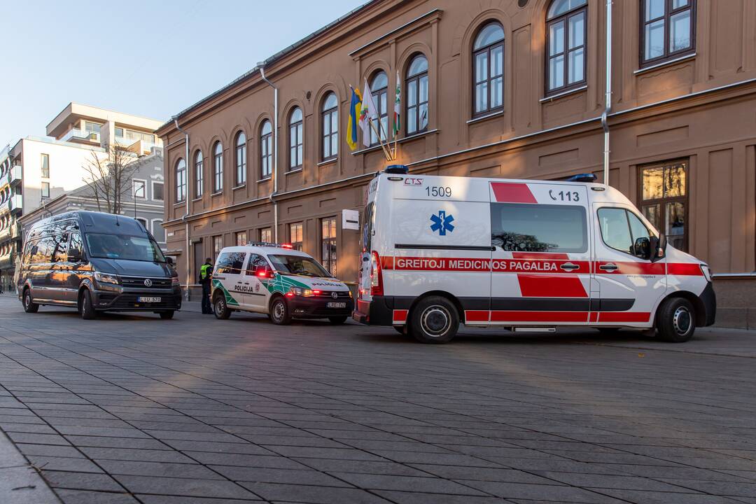Specialiųjų tarnybų apgultis Laisvės alėjoje