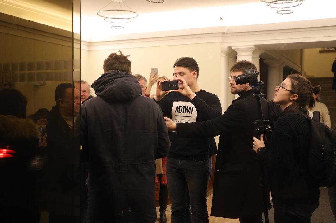 Prie ŠMM susirinko protestuojantys mokytojai