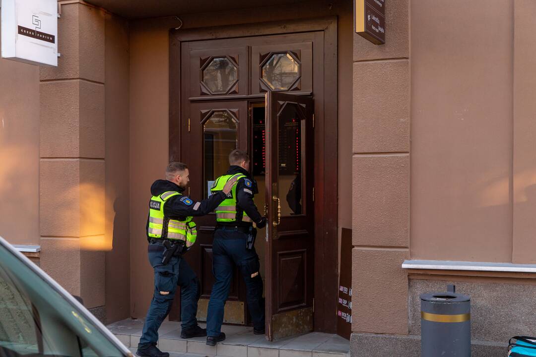 Specialiųjų tarnybų apgultis Laisvės alėjoje