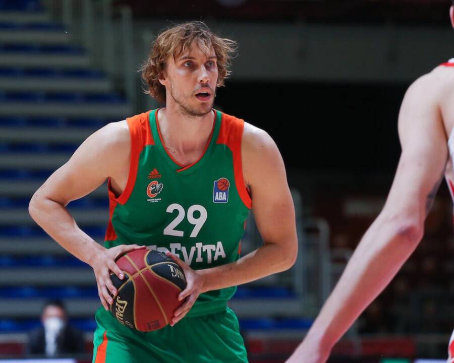 Jonaviečiai sukirto rankomis su aukštaūgiu iš Slovėnijos