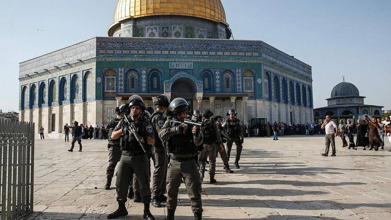 Izraelyje: protestų bangos ir neapsisprendimas dėl saugumo priemonių