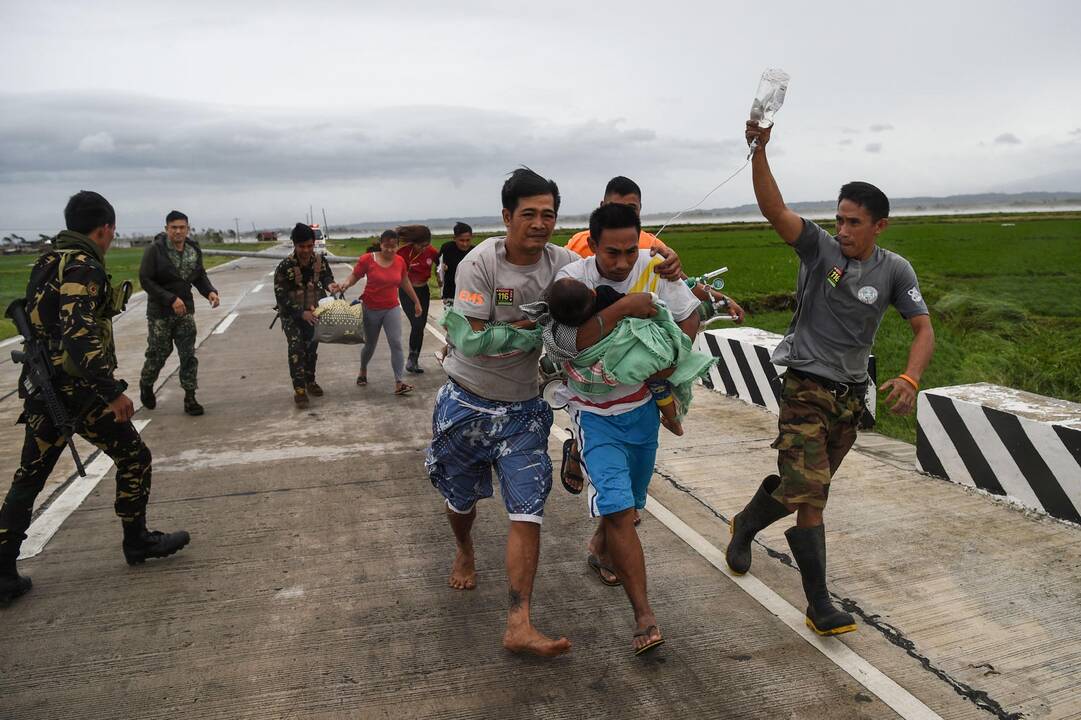 Filipinus nuniokojo galingas taifūnas „Mangkhut“