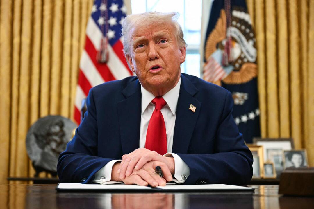 Trumpas sako mainais už tolesnę pagalbą sieksiantis iš Ukrainos gauti retųjų iškasenų