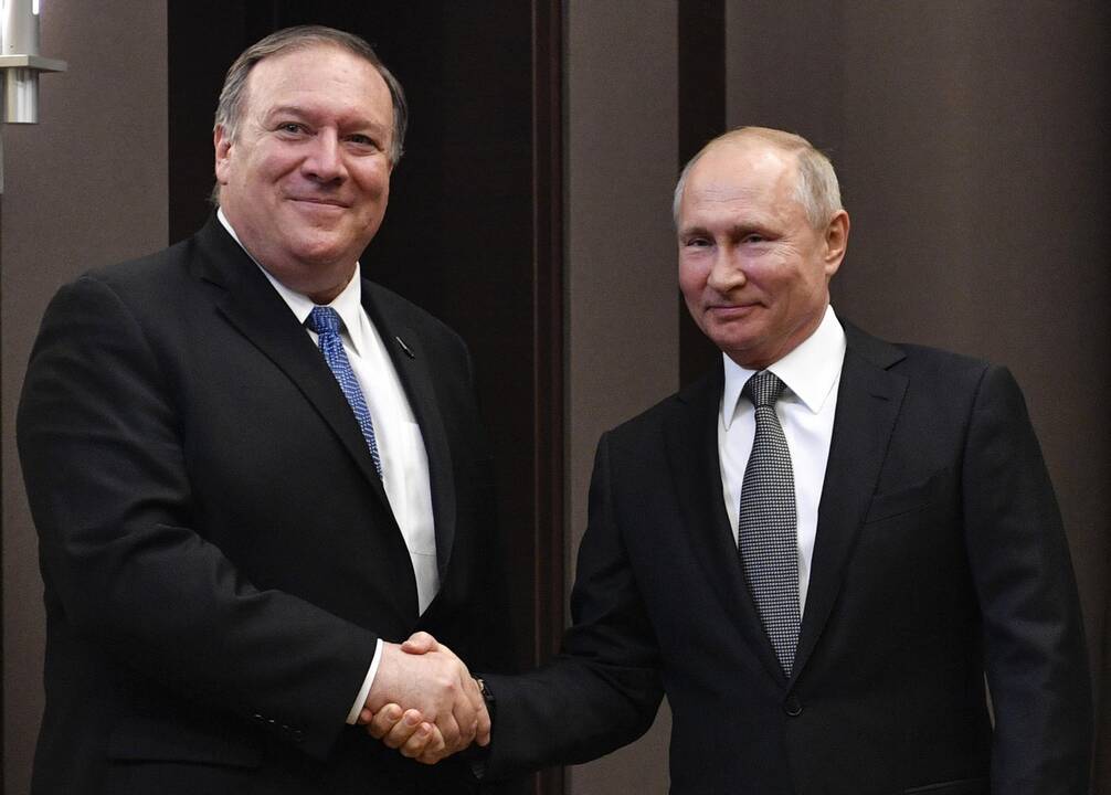 Mike Pompeo ir Vladimiras Putinas