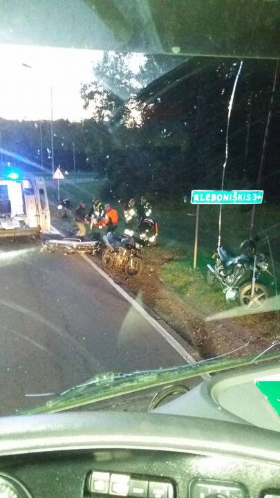Kaune motociklininkas susižalojo koją