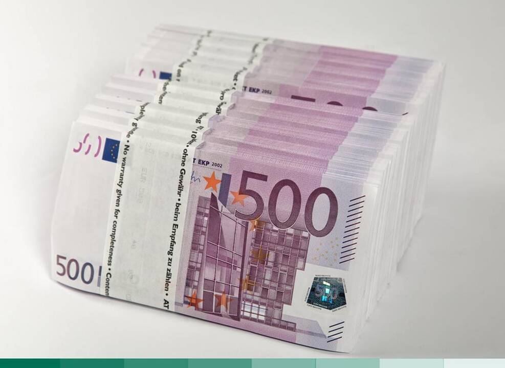 Nuspręsta sustabdyti 500 eurų banknotų gamybą, tačiau jais bus galima atsiskaityti