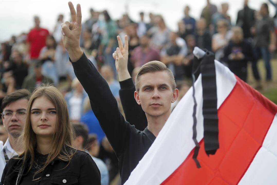 Tūkstančiai protestuotojų Minske ragino A. Lukašenką atsistatydinti