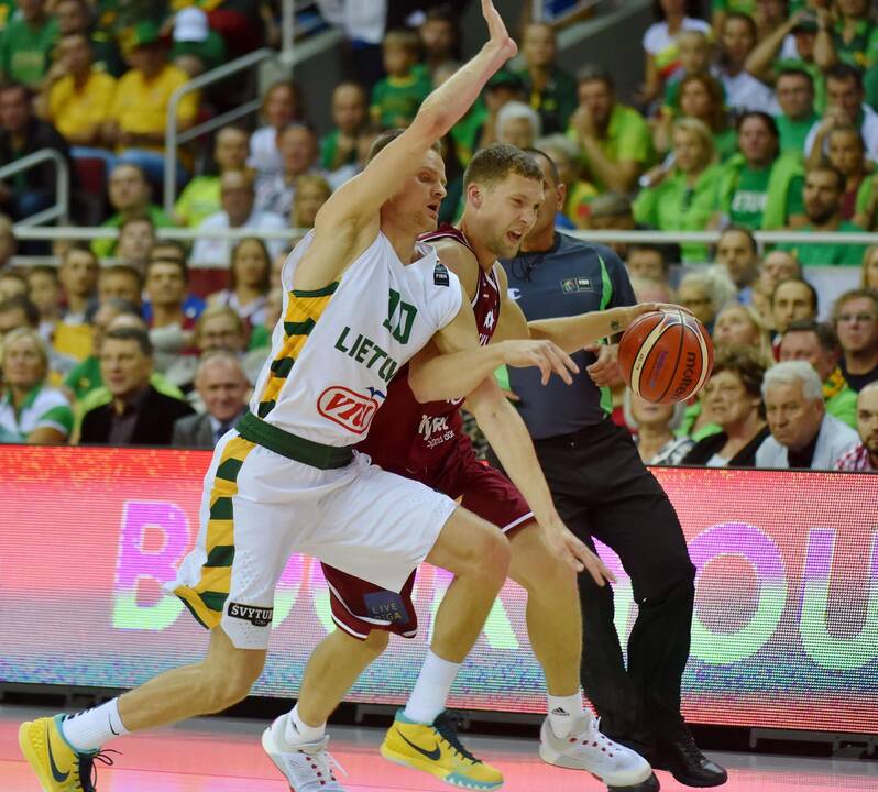 Europos krepšinio čempionatas: Lietuva - Latvija 68:49