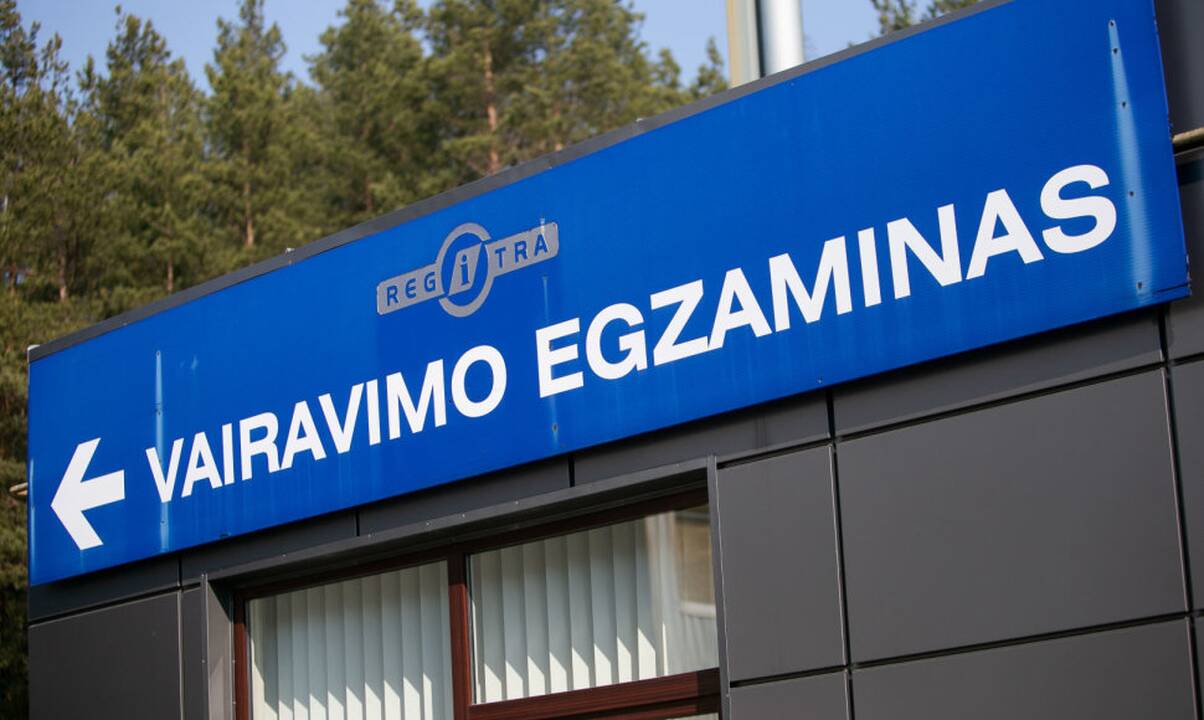 „Regitra“ skelbia atleidusi antrą už korupciją nuteistą bendrovės specialistą