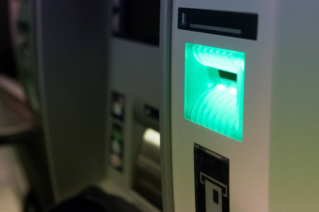 Panevėžyje bandyta pagrobti SEB banko bankomatą