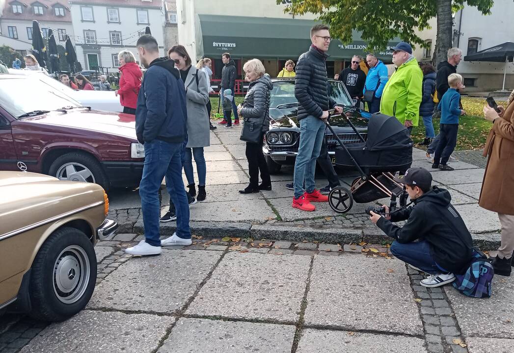 Asociacijos „Seni kibirai“ paroda ir amatininkų bei tautodailininkų mugė „Dūzgia avilys“