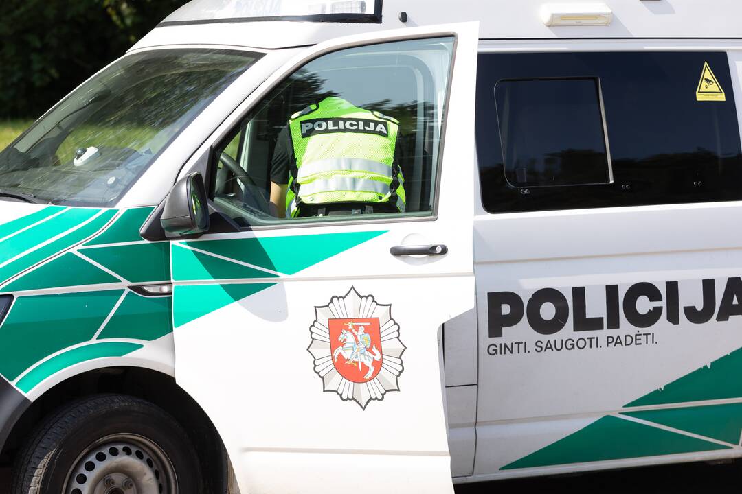 Anykščių rajone, įtariama, seksualiai išnaudota paauglė 