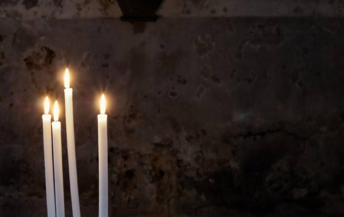 Šveicarijoje nuo COVID-19 pirmąsyk mirė kūdikis