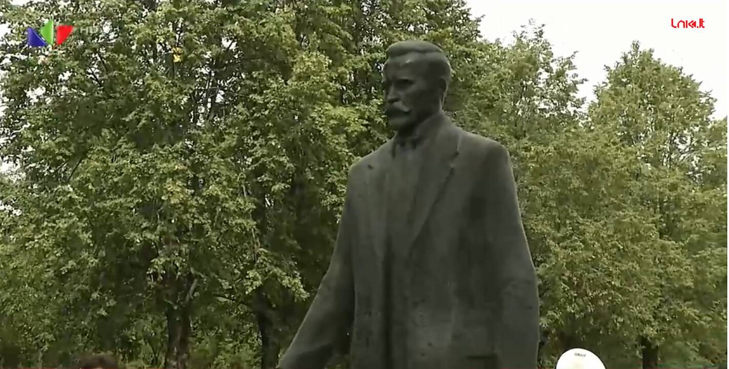 Ar Vilniui reikia paminklo A. Smetonai?
